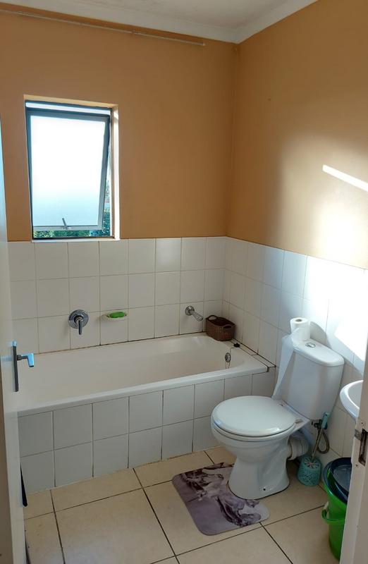 To Let 2 Bedroom Property for Rent in Royal Ascot Western Cape